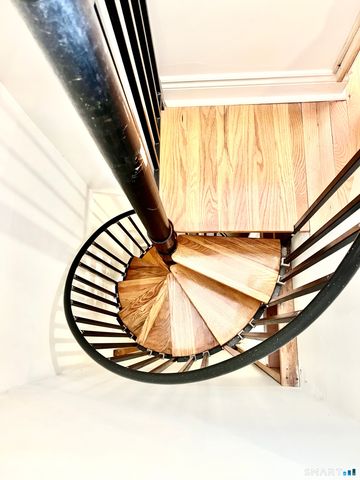 296 Hamilton Avenue Apt 25, Norwich, CT 06360