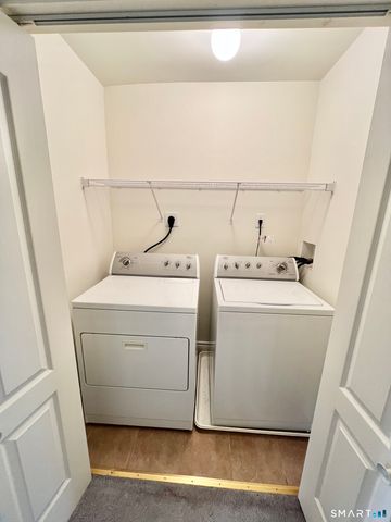 296 Hamilton Avenue Apt 25, Norwich, CT 06360