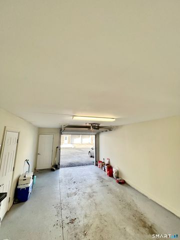 296 Hamilton Avenue Apt 25, Norwich, CT 06360