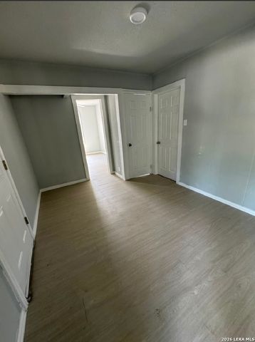 130 PICKFORD AVE, San Antonio, TX 78228