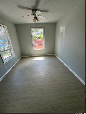 130 PICKFORD AVE, San Antonio, TX 78228