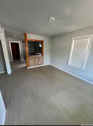 130 PICKFORD AVE, San Antonio, TX 78228