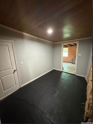 130 PICKFORD AVE, San Antonio, TX 78228