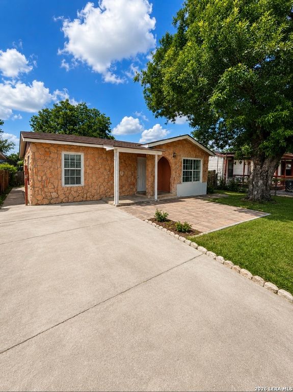 130 PICKFORD AVE, San Antonio, TX 78228