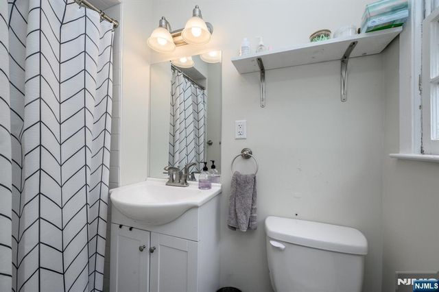 15 Mountain Heights Drive, Sparta, NJ 07871