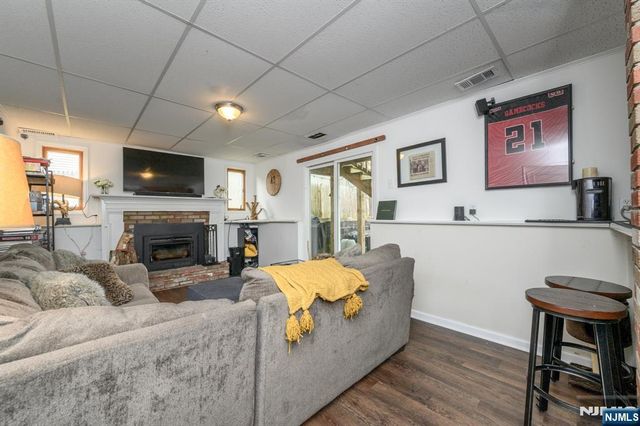 15 Mountain Heights Drive, Sparta, NJ 07871