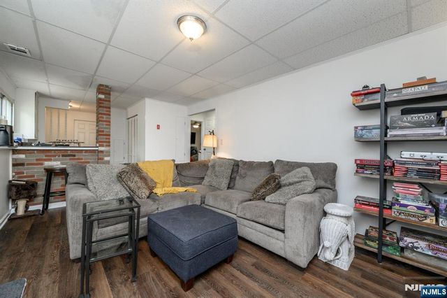 15 Mountain Heights Drive, Sparta, NJ 07871