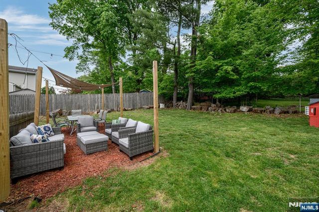 15 Mountain Heights Drive, Sparta, NJ 07871