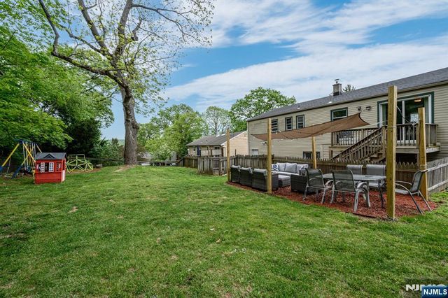 15 Mountain Heights Drive, Sparta, NJ 07871