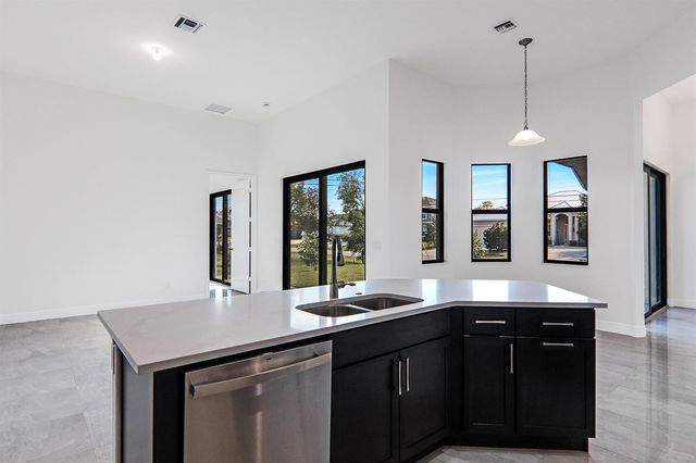 4689 SW Tacoma Street, Port St. Lucie, FL 34953