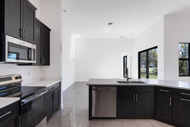 4689 SW Tacoma Street, Port St. Lucie, FL 34953