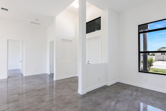 4689 SW Tacoma Street, Port St. Lucie, FL 34953