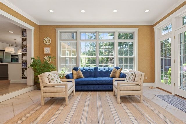 2 Shipley Cir, Westford, MA 01886