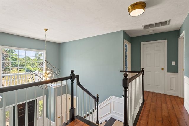 2 Shipley Cir, Westford, MA 01886