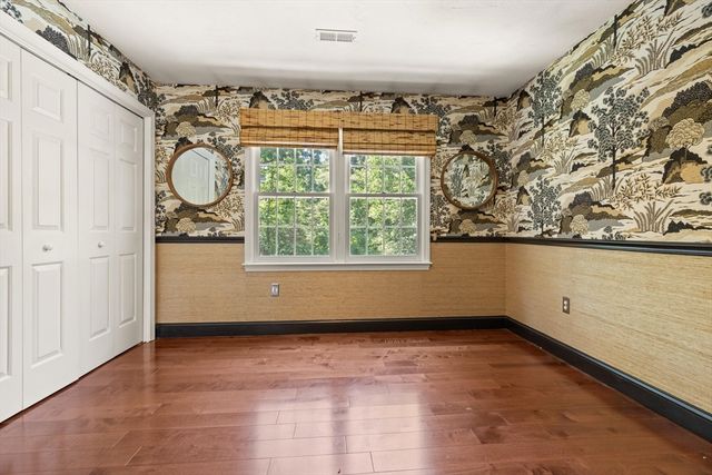 2 Shipley Cir, Westford, MA 01886