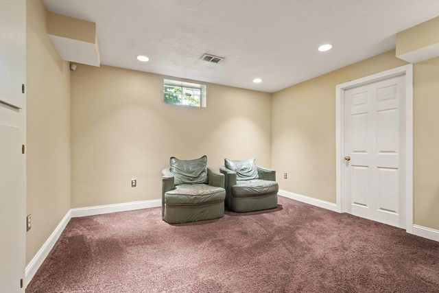 2 Shipley Cir, Westford, MA 01886