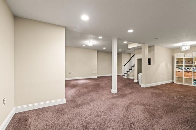 2 Shipley Cir, Westford, MA 01886