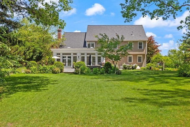 2 Shipley Cir, Westford, MA 01886