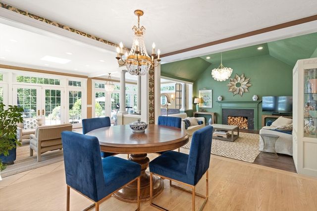 2 Shipley Cir, Westford, MA 01886
