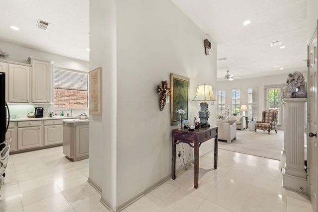 4513 Country Club View, Baytown, TX 77521