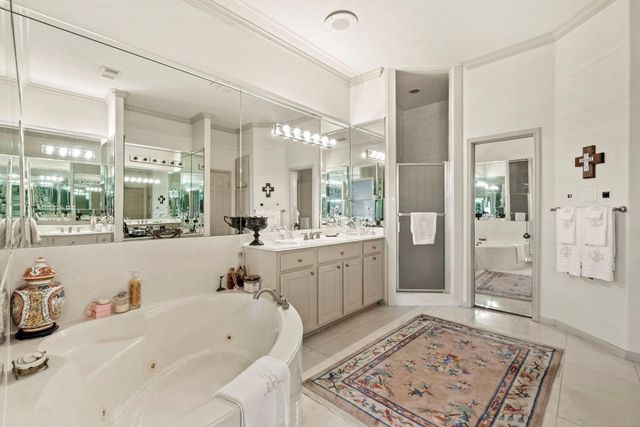4513 Country Club View, Baytown, TX 77521