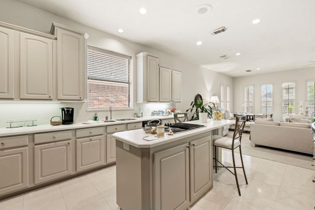 4513 Country Club View, Baytown, TX 77521