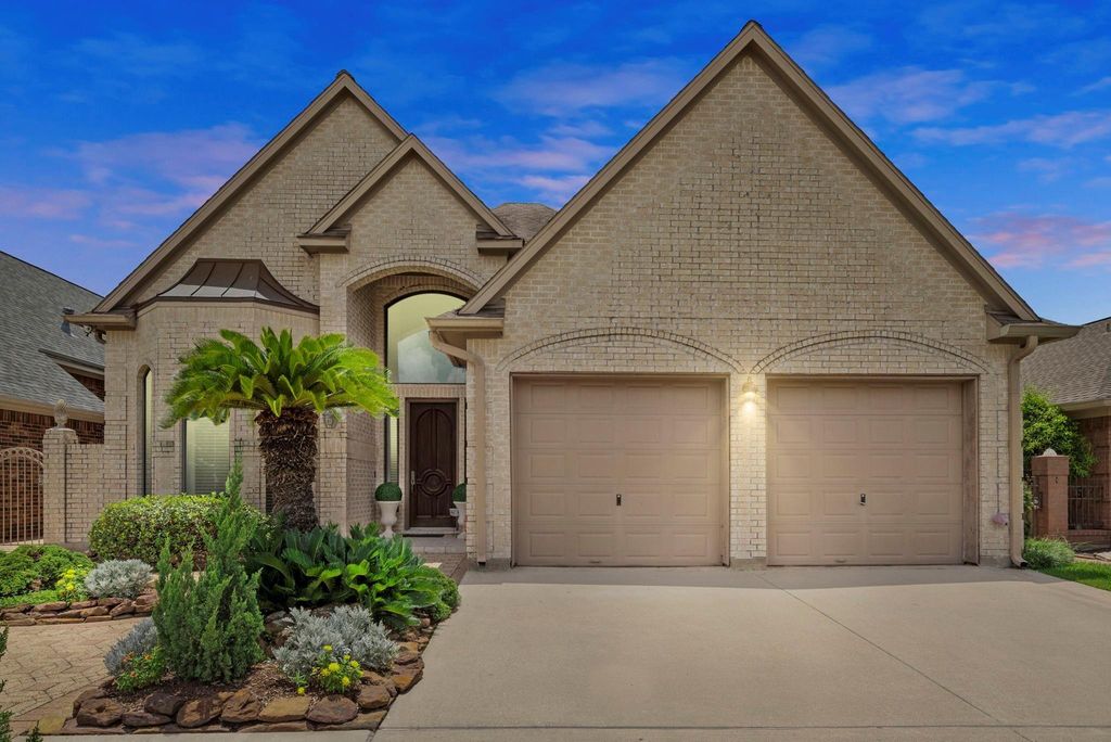 4513 Country Club View, Baytown, TX 77521