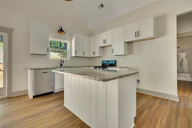 760 Donahoo Road SE, Silver Creek, GA 30173