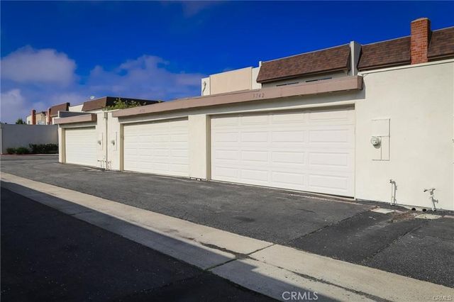 9742 Villa Pacific, Huntington Beach, CA 92646