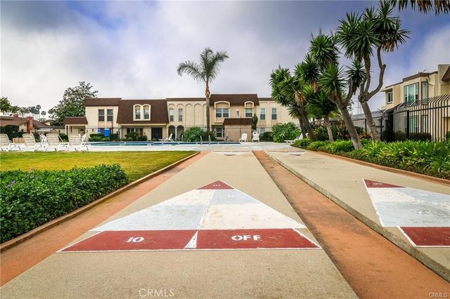 9742 Villa Pacific, Huntington Beach, CA 92646