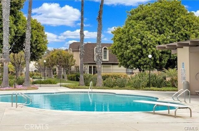 9742 Villa Pacific, Huntington Beach, CA 92646