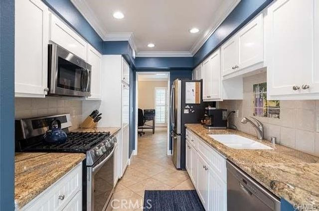 9742 Villa Pacific, Huntington Beach, CA 92646