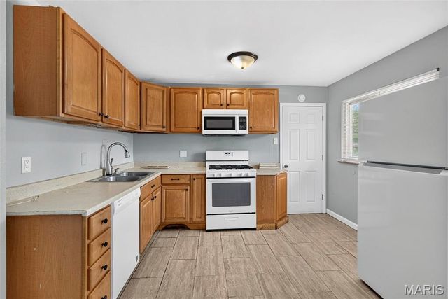1325 Estes Drive, Florissant, MO 63031