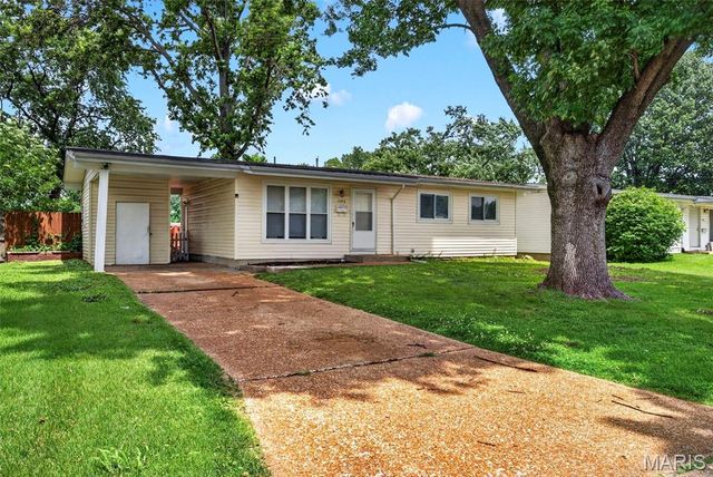 1325 Estes Drive, Florissant, MO 63031