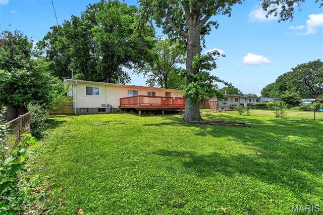 1325 Estes Drive, Florissant, MO 63031