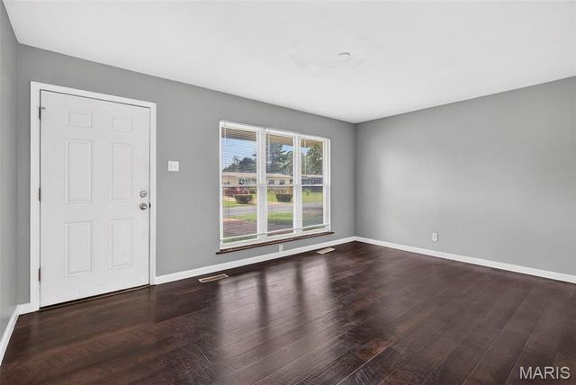 1325 Estes Drive, Florissant, MO 63031