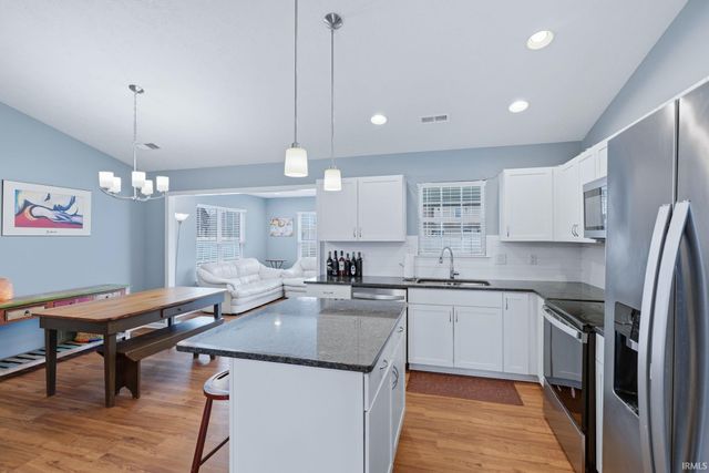 15245 Shakespeare Drive, Evansville, IN 47725