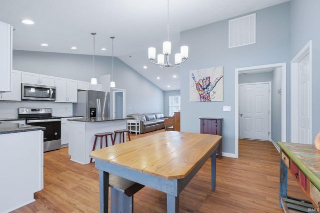 15245 Shakespeare Drive, Evansville, IN 47725