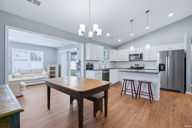 15245 Shakespeare Drive, Evansville, IN 47725