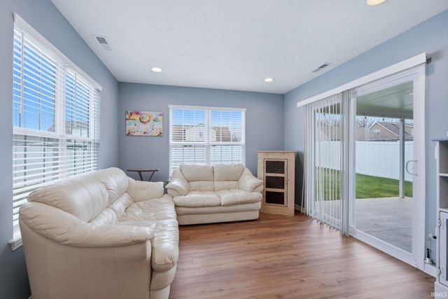 15245 Shakespeare Drive, Evansville, IN 47725