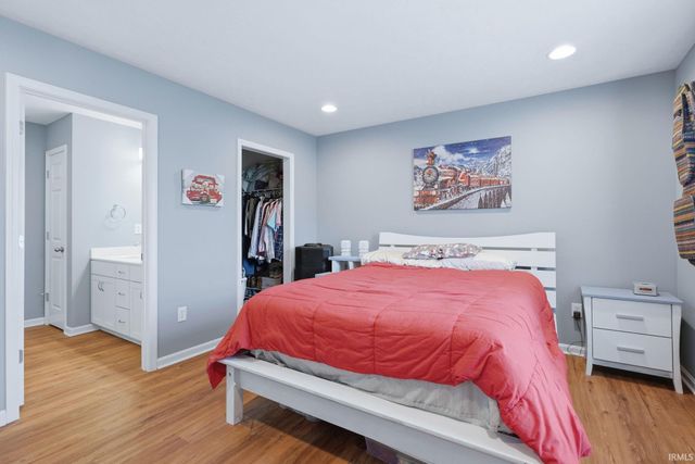 15245 Shakespeare Drive, Evansville, IN 47725