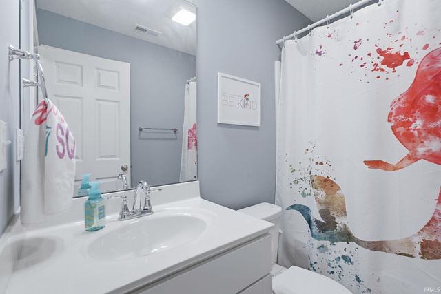 15245 Shakespeare Drive, Evansville, IN 47725