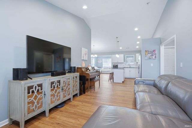 15245 Shakespeare Drive, Evansville, IN 47725