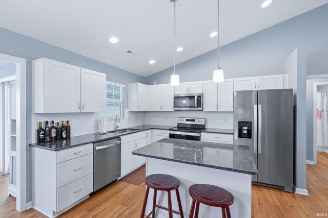 15245 Shakespeare Drive, Evansville, IN 47725