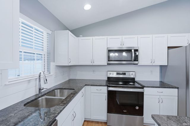 15245 Shakespeare Drive, Evansville, IN 47725