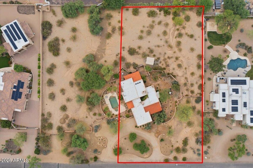 Image 4 of property listing at 9969 E CHARTER OAK Road, Scottsdale, AZ 85260
