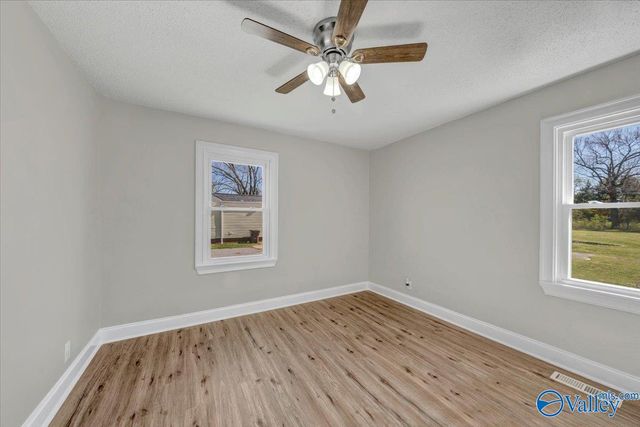 27792 South Road, Athens, AL 35613