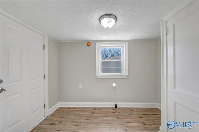 27792 South Road, Athens, AL 35613