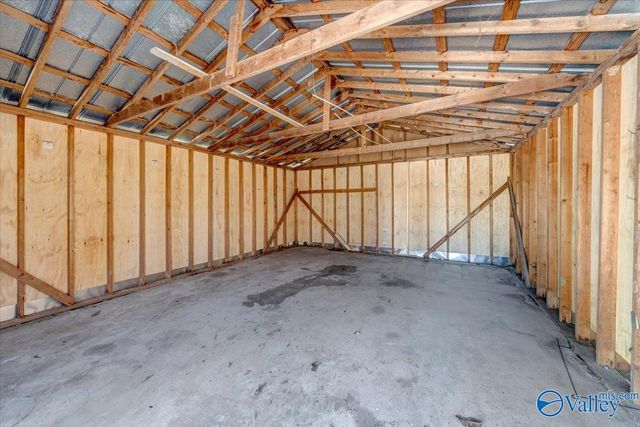 27792 South Road, Athens, AL 35613