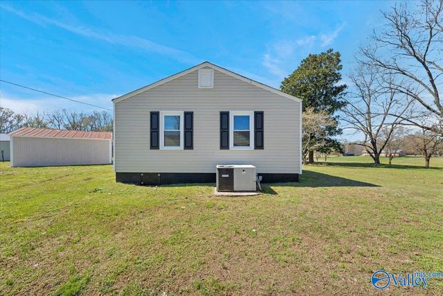 27792 South Road, Athens, AL 35613